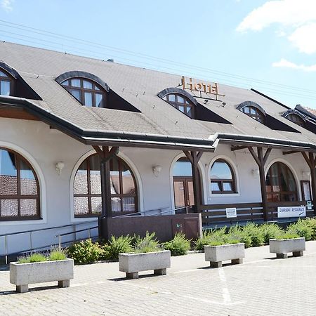 Hotel U Racka Ostrožská Nová Ves エクステリア 写真