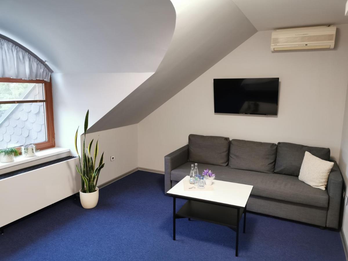 Hotel U Racka Ostrožská Nová Ves エクステリア 写真