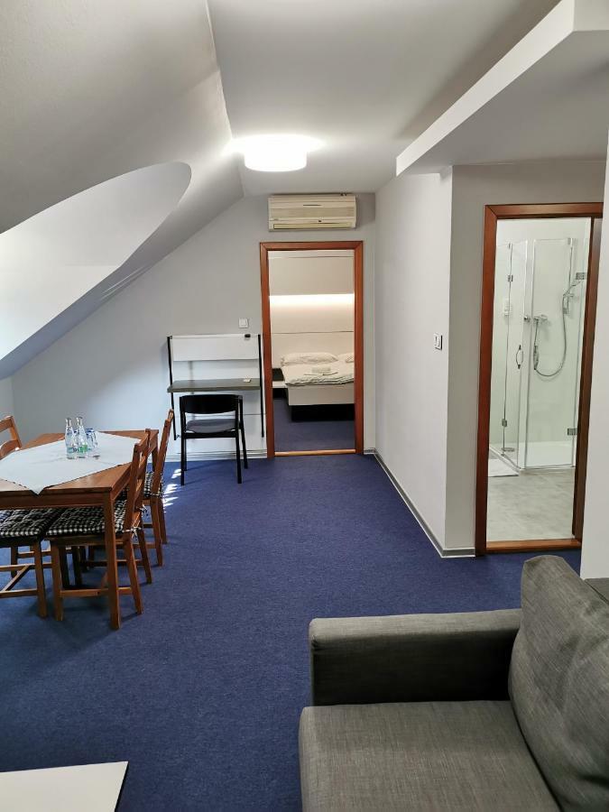 Hotel U Racka Ostrožská Nová Ves エクステリア 写真